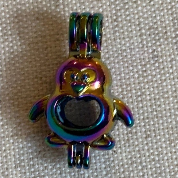 Essential Oil Diffuser Pendant - Penguin - Picture 1 of 3